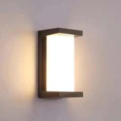 18W Rectangle Vertical LED OutDoor Wall Light